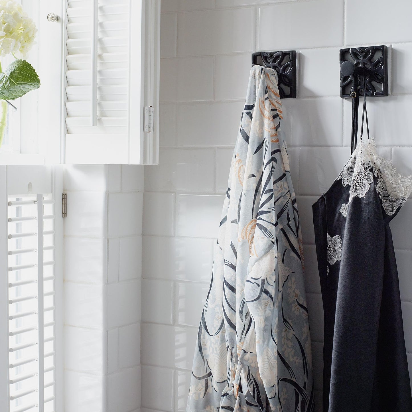 Autumn Alley Black Bathroom Towel Hook Robe Hook Wall Mounted - Decorative Wall Hooks for Towel, Robe, Coat, and Door Hooks for Bathroom Rustproof Modern Unique Style, 2 Pack