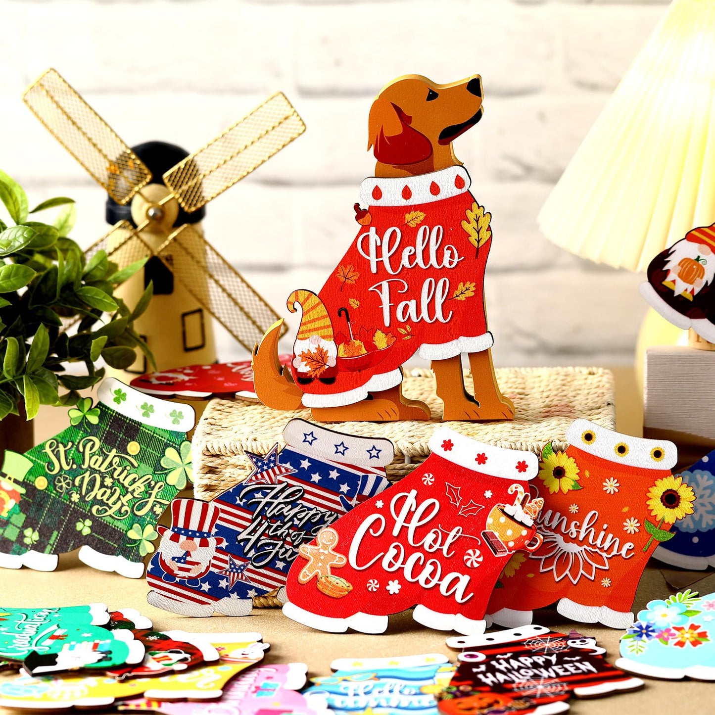 Barydat 16 Pcs Seasonal Dachshund Table Sign for All Seasons Lovely Interchangeable Table Decoration, Wooden Rustic Holiday Centerpieces Summer Patriotic Dachshund Independence Day Sign(Cute Dog)