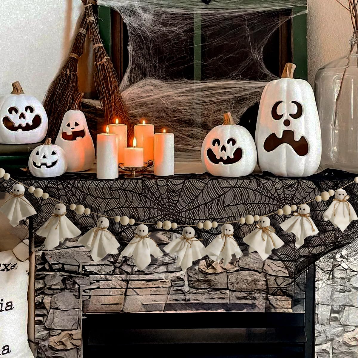 Bunny Chorus Ghost Halloween Banner: 1pc White Ghost Halloween Party Banner with Wood Beads, Cute Ghosts Halloween Garland Halloween Banner Decorations for Home Wall Mantel Doorways Front Decor