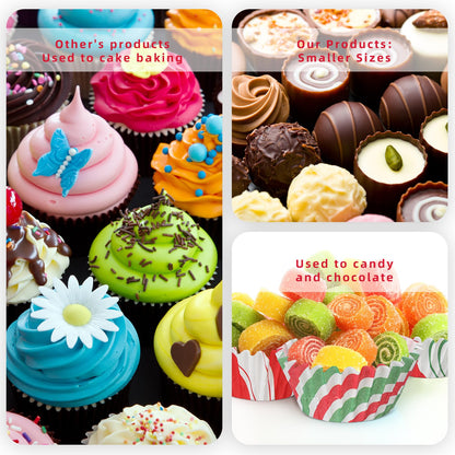 Didaey 600 Pcs Christmas Party Cupcake Liners Christmas Paper Baking Cups Mini Muffin Liners Small Cupcake Wrappers Xmas Paper Candy Cups for Santa Holiday Chocolate Cake Making Supplies (Classic)