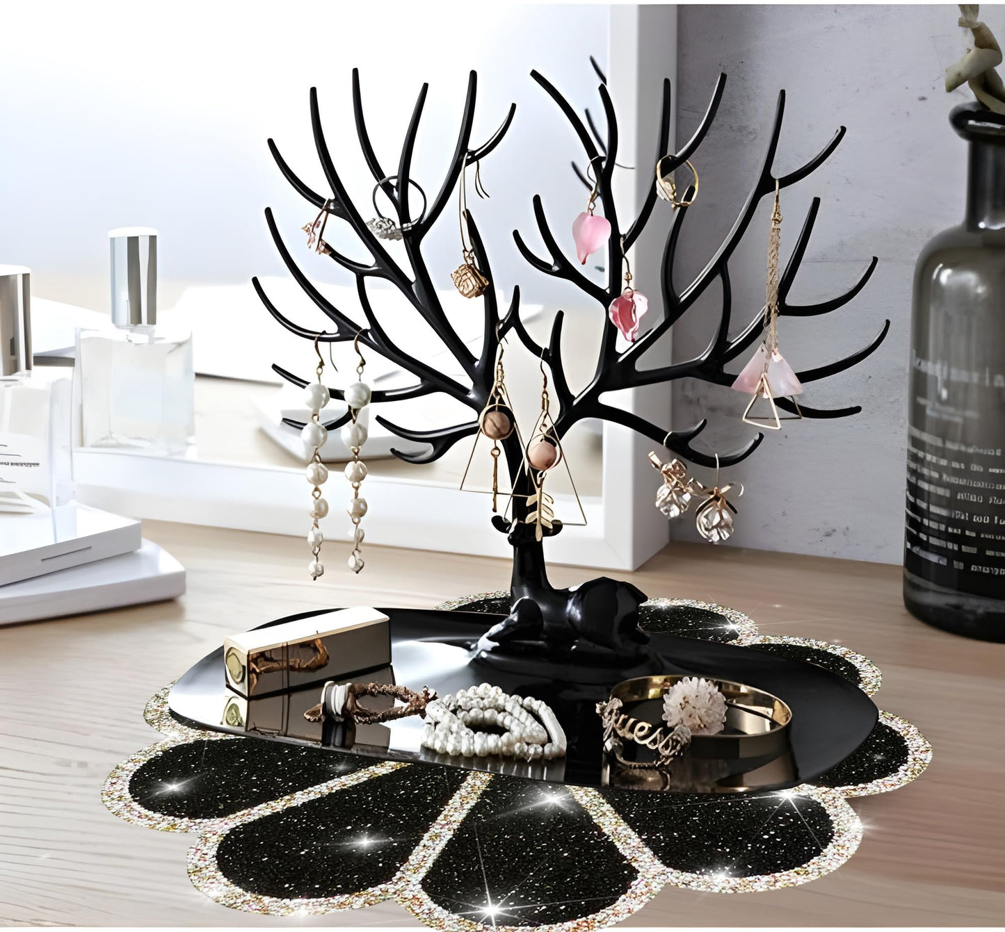 Washable Waterproof Diamond Circle Placemats for Round Tablescape Decor for Dinner and Kitchen Bling Placemats for Weddings & Special Events (Black)