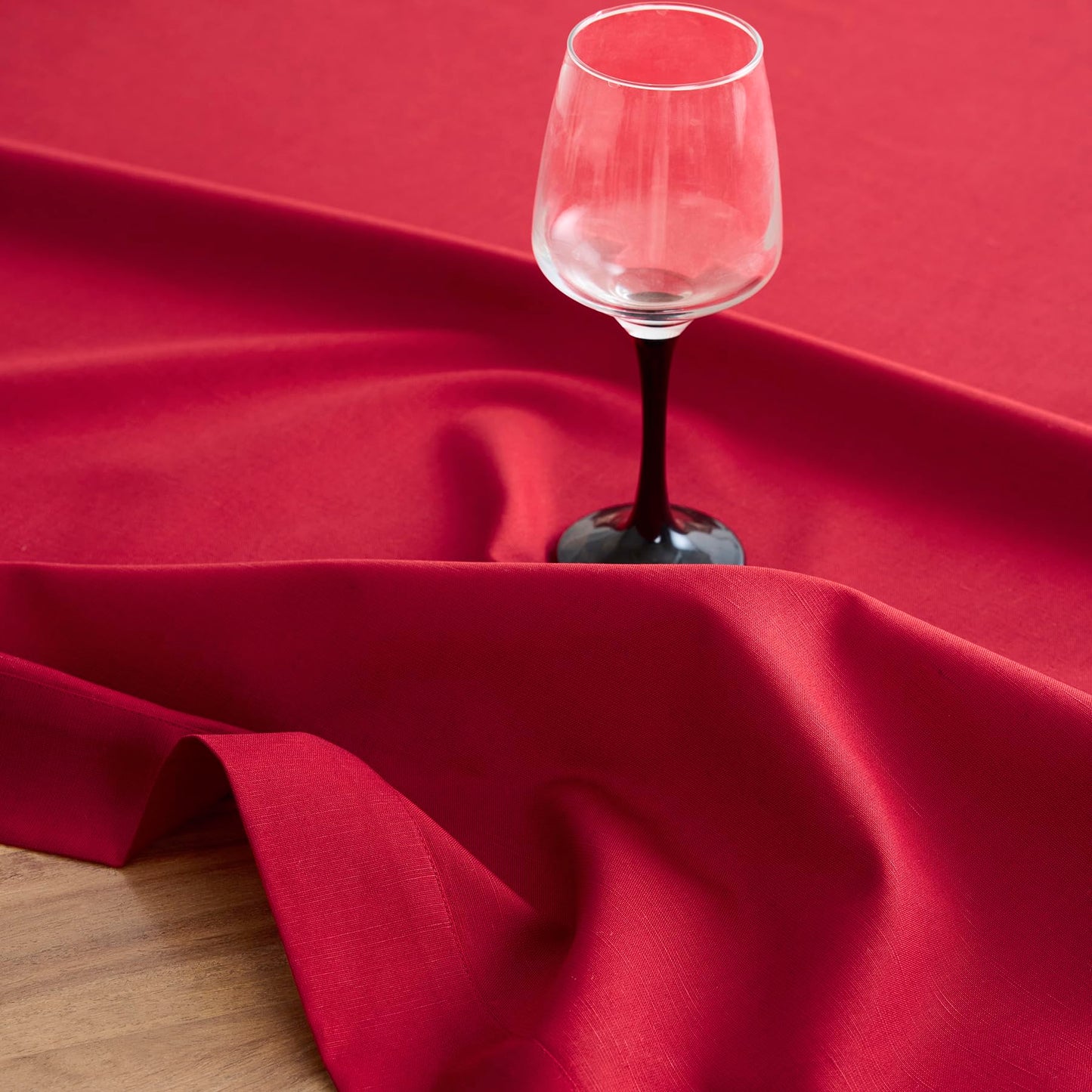 Solino Home Scarlet Red Cotton Linen Napkins Set of 4-20 x 20 Inch Cloth Dinner Napkins, Machine Washable Kitchen & Dining for Summer Decor, 4th of July - Dru
