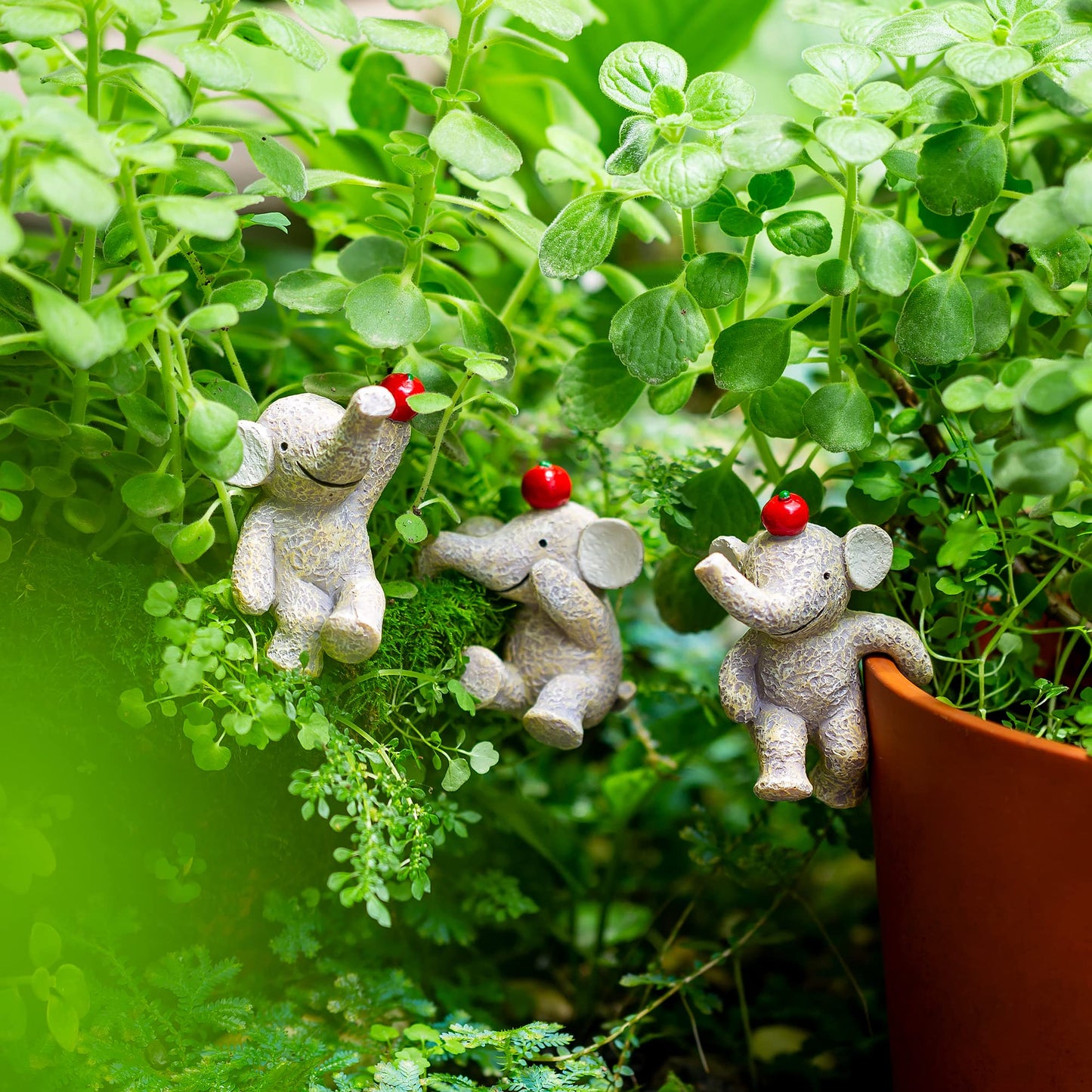 HomDSim Garden Statues Flowerpot Landscaping Tree-Hugger Fairy Plant Pot&Vase Hugger, Mini Decorative Climber Clingers (3Pack Elephant)