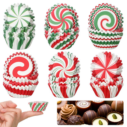 Didaey 600 Pcs Christmas Party Cupcake Liners Christmas Paper Baking Cups Mini Muffin Liners Small Cupcake Wrappers Xmas Paper Candy Cups for Santa Holiday Chocolate Cake Making Supplies (Classic)