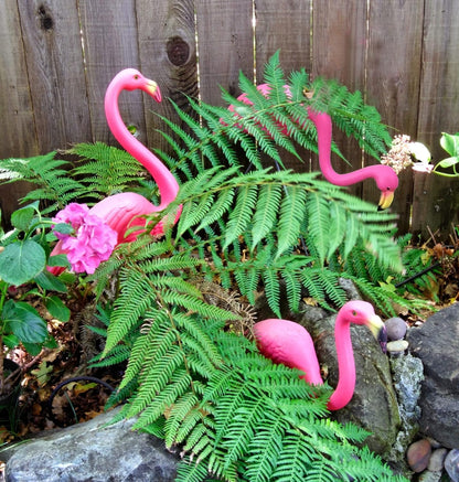 GiftExpress 12 Pack Pink Flamingos Yard Decorations - Small 14" Tall Plastic Flamingo Statue w/Metal Stakes - Lawn Ornaments & Garden Decor for Outdoor Parties