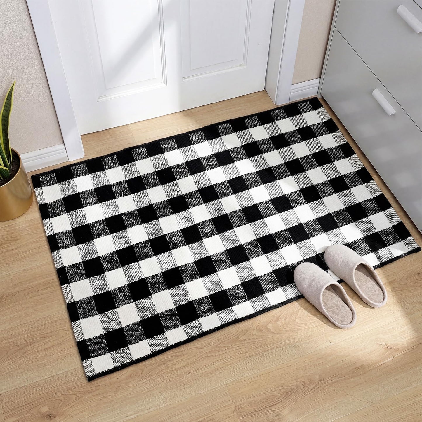 Drydiet Black and White Checkered Area Rug 27.5" x 43" Cotton Woven Washable Buffalo Plaid Outdoor Rug for Layered Door Mat Farmhouse Front Porch Entryway Indoor Outdoor