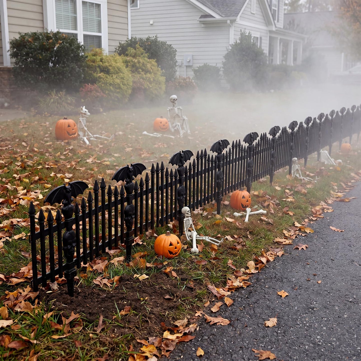 Sintuff 6 Pack Halloween Garden Fence Decoration, 18.5" x 12" Spooky Bat and Skull Decorative Plastic Fence Panel, Gothic Outdoor Yard Prop for Graveyard Scene Path Borders Haunted House Party Decor