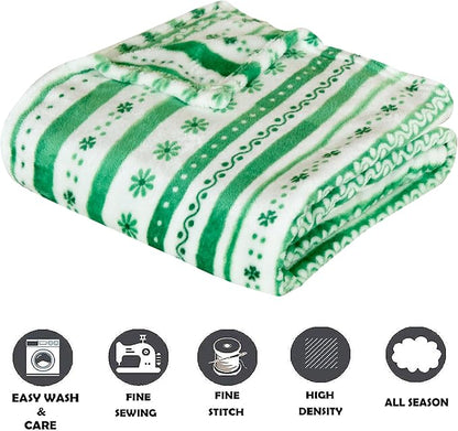 Elegant Comfort Luxury Velvet Super Soft Lucky Green Clover Shamrock Irish Print Fleece Blanket-St Patricks Day Theme Décor Fuzzy Warm and Cozy Throws for Couch and Gift, 50 x 60 inch, Floral Clover