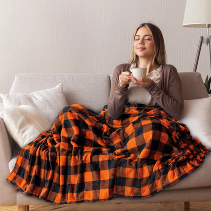 PAVILIA Black and Orange Buffalo Plaid Fleece Throw Blanket for Couch, Soft Halloween Flannel Blanket for Sofa, Orange Checkered Plaid Fall Couch Throw, Warm Cozy Fall Bed Blanket Decor Gift, 50x60
