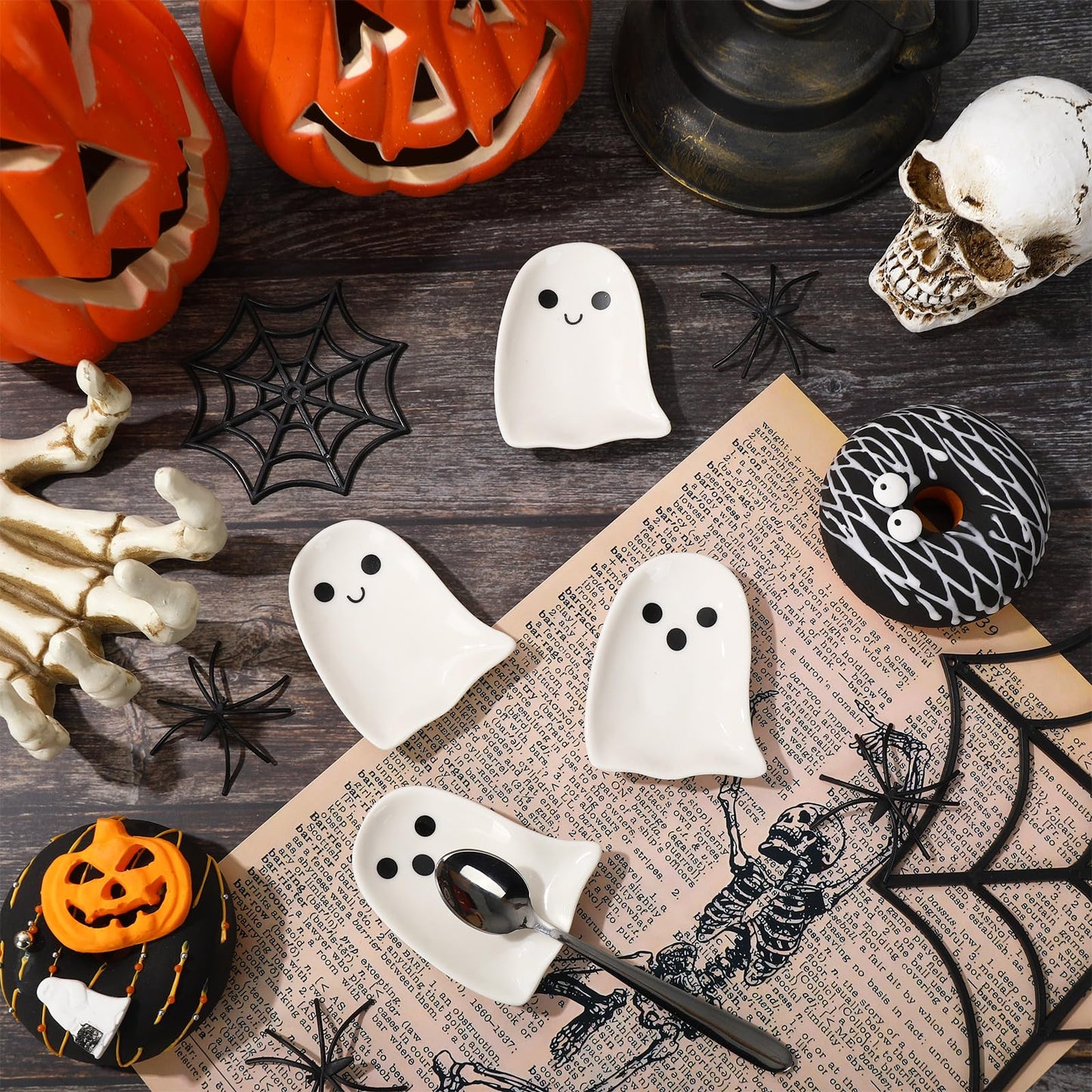 Whaline 4Pcs 2.8inch Mini Ceramic Spoon Rests White Ghost Small Coffee Spoon Holder for Halloween Coffee Stirrers Teaspoon Bar Spoon Coffee Station Bar Accessories