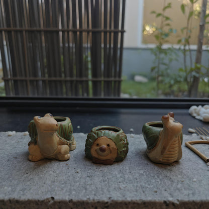 FMTITF Artistic Ceramic Animal Planter Pots & Figurines Set with Drainage Holes - Mini Succulent Planters, Lifelike Decorative Statues for Fairy Gardens & Home Decor Gifts (Hedgehog, Turtle, Snail)