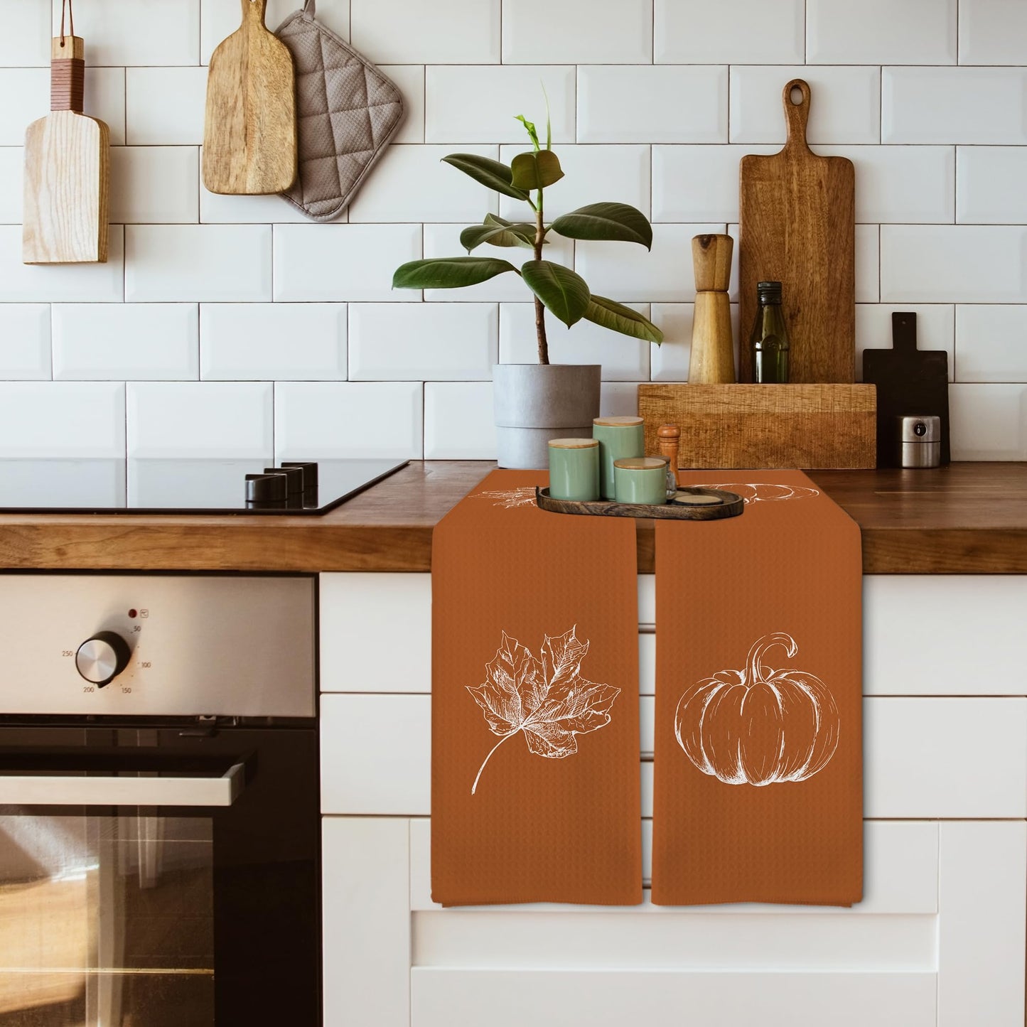 XNXLDYLH Fall Autumn Pumpkin Kitchen Towels and Dishcloths Sets of 2, Fall Burnt Orange Thanksgiving Pumpkin Decor Dish Hand Tea Towels Gifts for Bathroom Kitchen, Aesthetic Fall Harvest Decor,16x24In