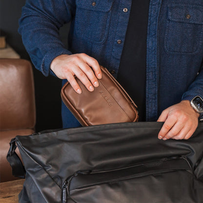 CASE ELEGANCE Klaro Travel Leather Cigar Case, 5 Cigar Storage, 2 Accessory Pockets, Humidification Pocket, Internal Hard-Shell Protection - Brown