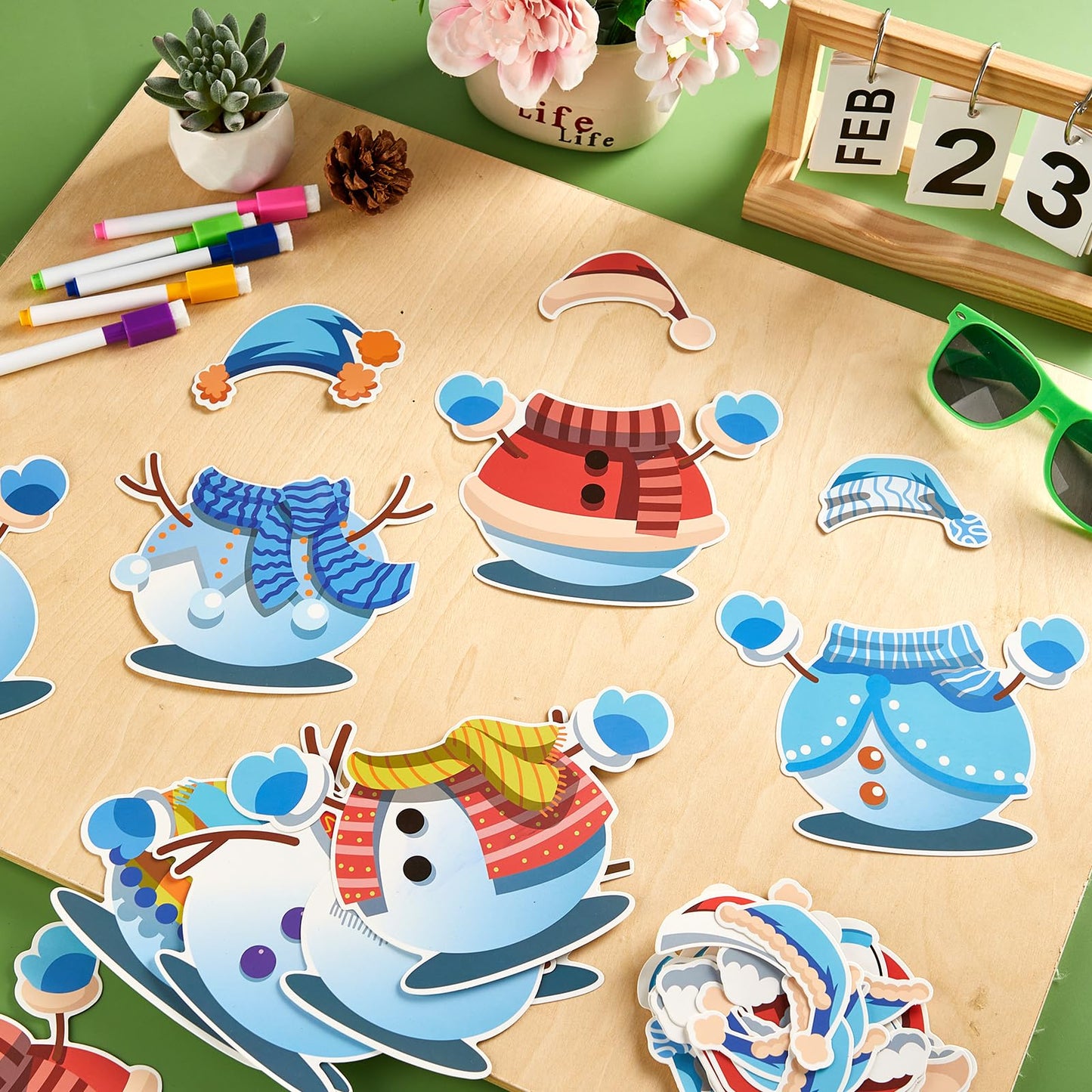 60pcs Winter Theme DIY Cutouts Snowman Bulletin Board Decoration Set Christmas Snowman with Hat Paper Cut-Outs Decor for Winter Holiday DIY Photo Craft Xmas Party School Classroom Wall Door Supplies