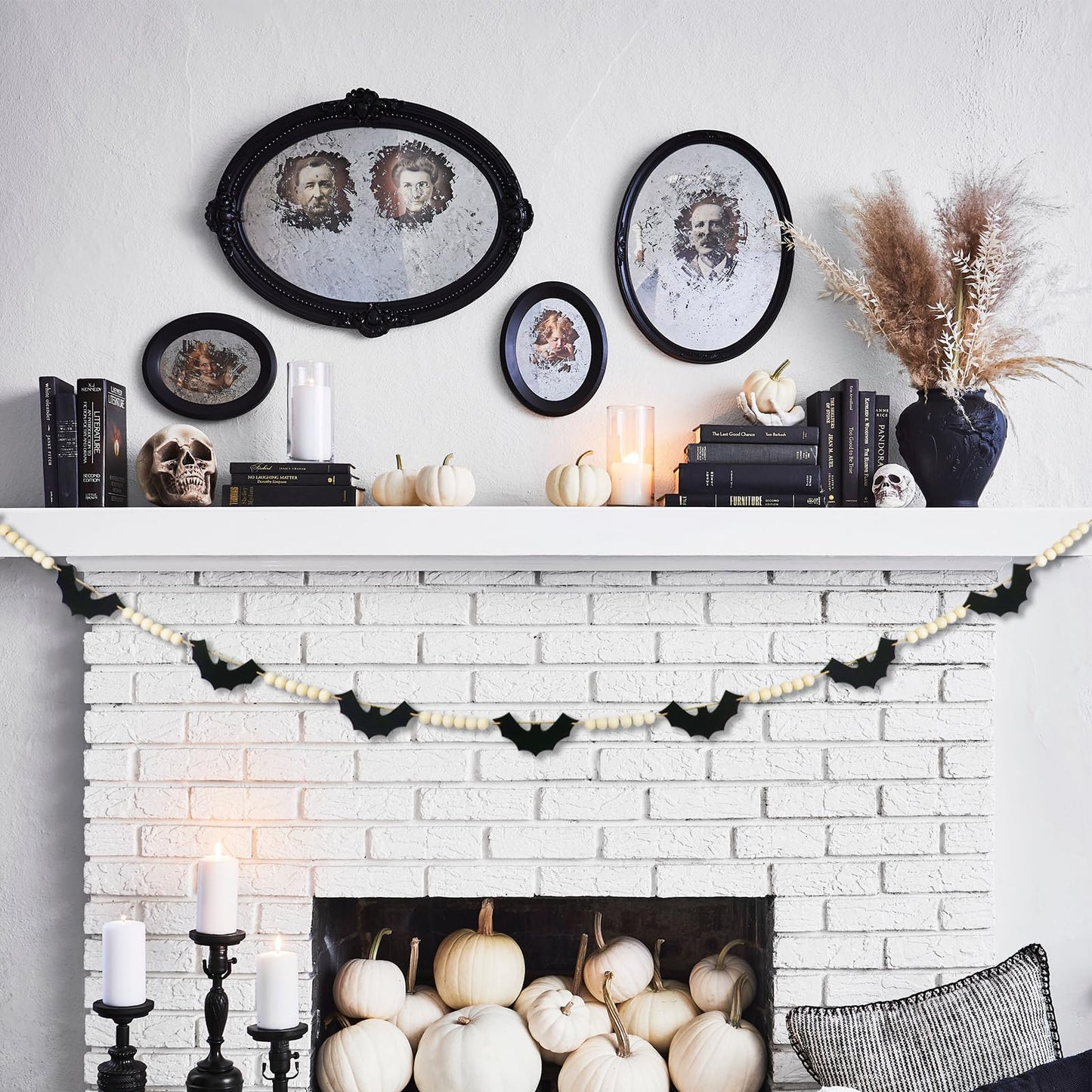 Halloween Garland Decorations, Adjustable Spooky Hanging Felt Bat Garland, Pre-Strung Aesthetic Boho Wood Beads Halloween Banner for Mantel Fireplace Home Room Indoor Farmhouse Office Wall Decor