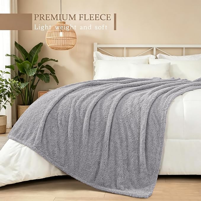 Exclusivo Mezcla Fleece King Size Bed Blanket, Ultra Soft, Lightweight and Fuzzy Light Grey Blanket for Women, Home Decor, 90x104 Inches