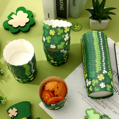 FYSUIMU 100Pcs St. Patrick's Day Paper Baking Cups Green White Shamrock Cupcake Wrappers Clover Scalloped Edge Cupcake Muffin Cases for Irish Holiday Dessert Decoration
