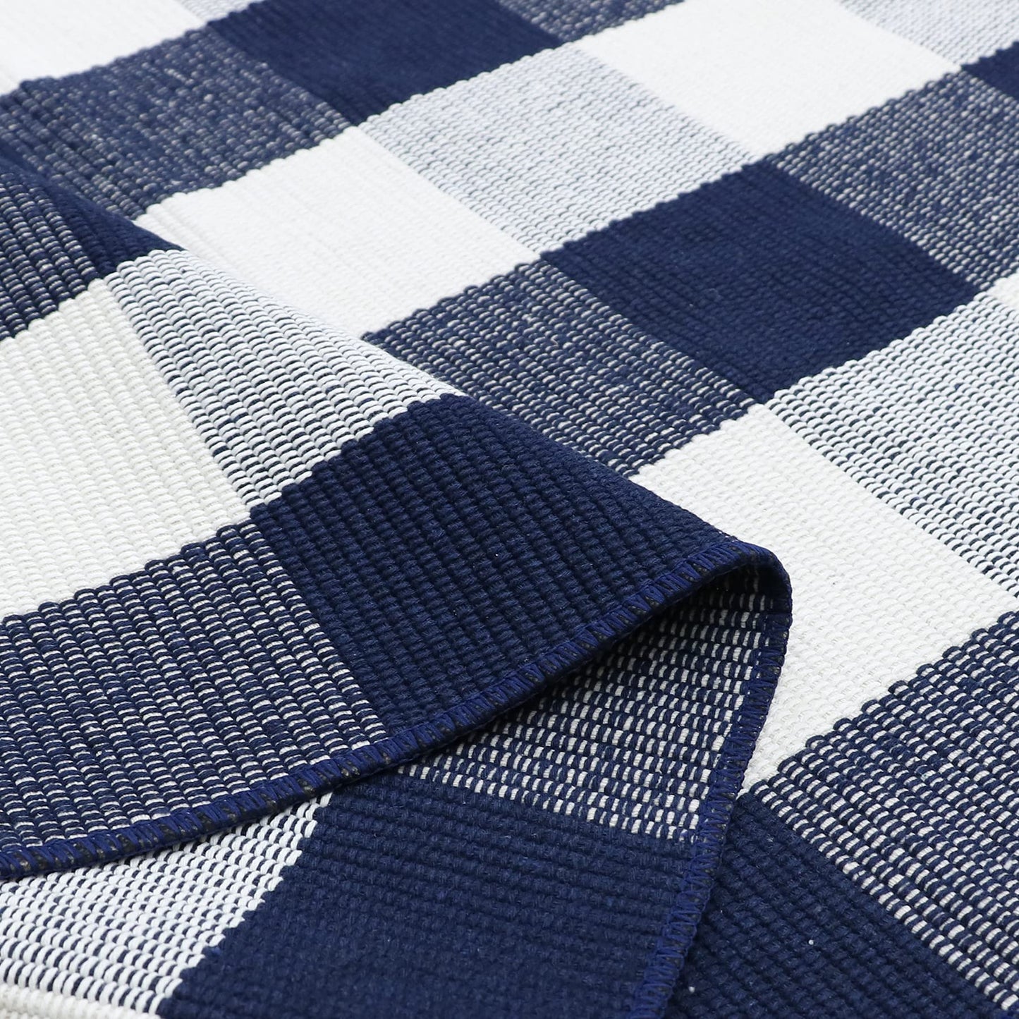MUBIN Cotton Buffalo Plaid Rug, 4' x 6' Navy Blue White Outdoor Rug Decorative Mat, Washable Large Doormat Hand-Woven Foldable Area Rug for Outdoor Patio Indoor Living Room Dining Room Kitchen