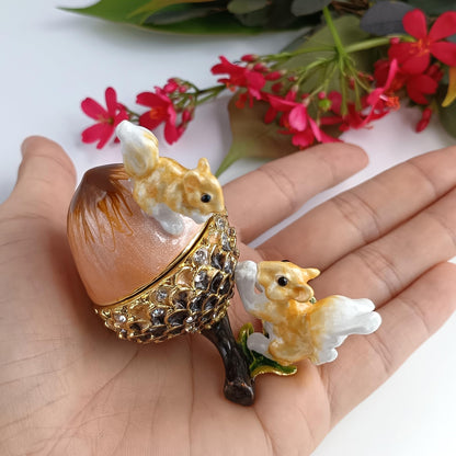 zltSunshine Enamel Oak Fruit & Squirrel Jewelry Holder Ring Necklace Earring Trinket Box Hand Painted Oak & Squirrel Ornamental For Home & Office Decor Gift For Family Friends Coffee
