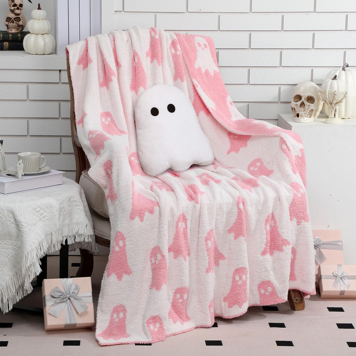 Hillsuren Halloween Throw Blankets and Pillow Set Include Ghost Spooky Pink and White Double Sided Flannel Blanket 50 x 60 Inch and Plush Throw Pillows Cushion for Couch Sofa Bed Home Decorations