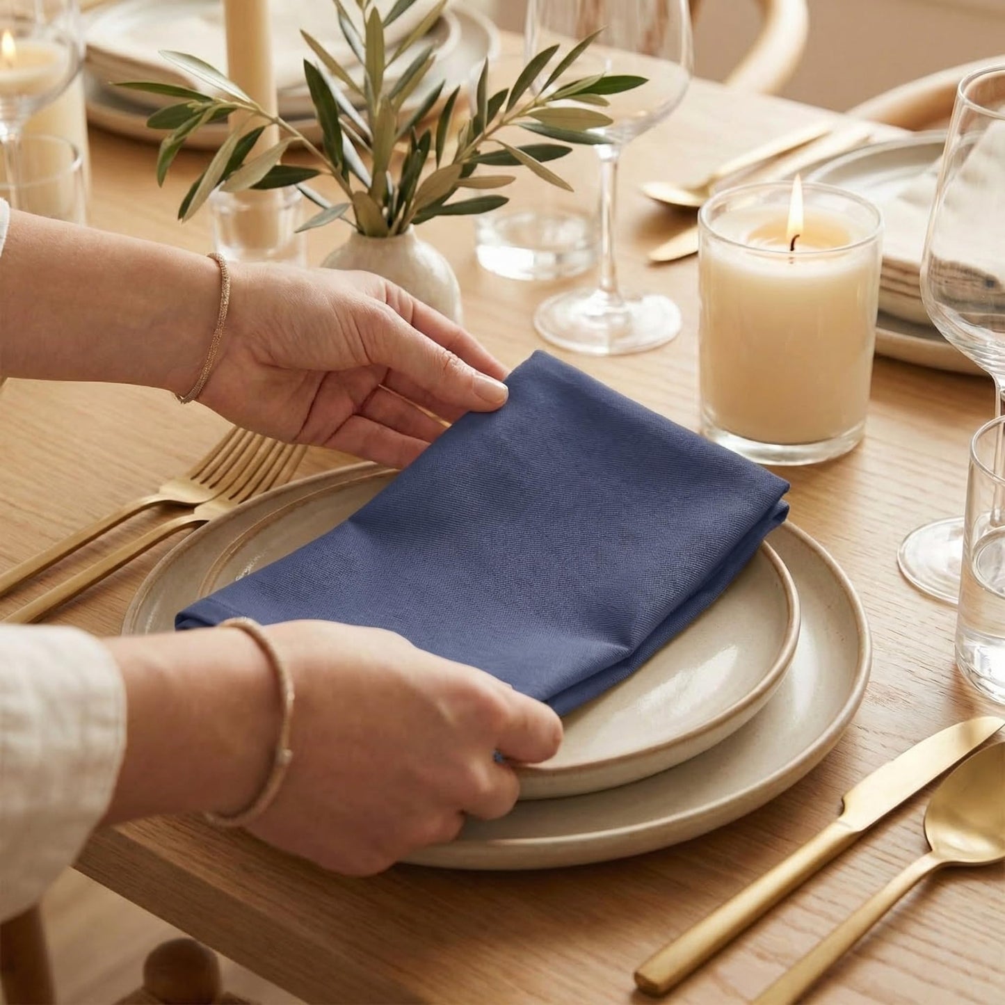 ACCENTHOME Accent Home 100% Cotton Napkins, Delicate Cloth Napkins for Dinners, Parties and Weddings，18 x 18 Inch Set of 12 - Navy