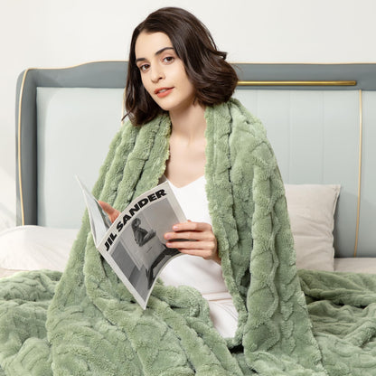 Aganear Flannel Throw Blanket - Cozy Soft Lightweight Fuzzy Blanket for Women Portable Throw Blankets for Couch, Warm Present for Birthday, Christmas, Halloween, Housewarming(50"x60", Sage Green)