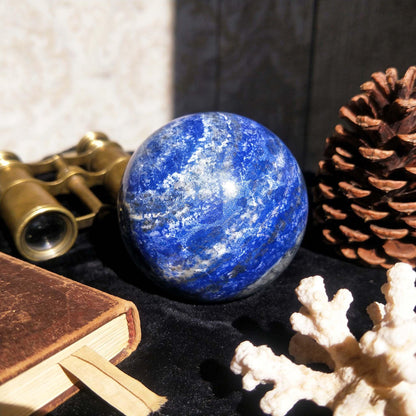 AierCrystal Natural Stone Crystal Sphere Feng Shui Home Decoration Ball Positive Energy Scrying Orb for Meditation Tool for Spiritual Space Purification Globe Diameter 4-5cm Lapis Lazuli Sphere