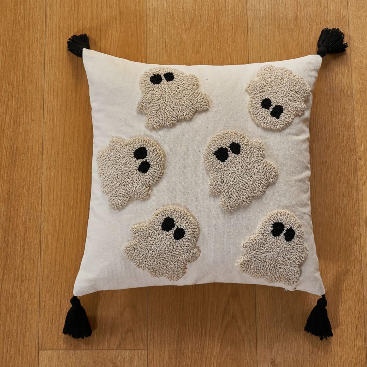 OFDNE Halloween Pillow Covers 18x18 inch Cute White Ghost Fall Throw Pillow Cases Soft Plush Faux Fur Wool Couch Cushion Case for Chair Sofa Bedroom Living Room Home Decor Autumn