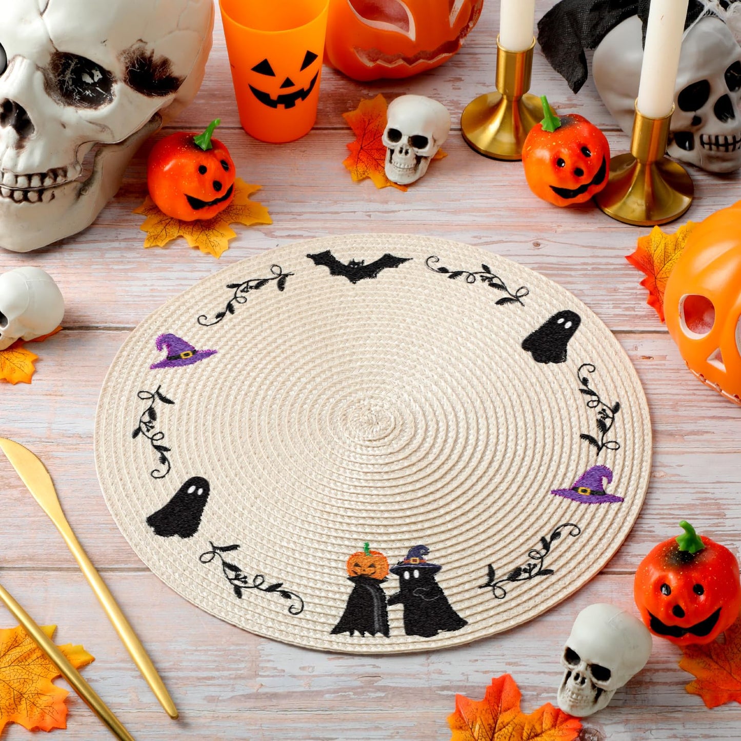 Remerry 6pcs Halloween Round Placemats Embroidered Pablemats Seasonal Autumn Holiday Table Mats Heat-Resistant for Halloween Party Home Kitchen Dining Restaurant Decoration Gift