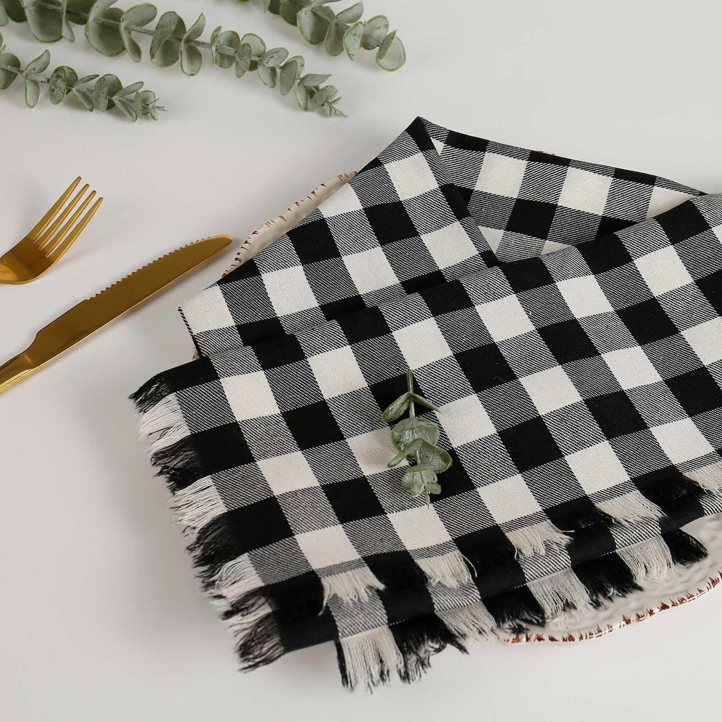 wonlex Buffalo Check Cloth Napkins Set of 6, 18 x 18 Inches Plaid Dinner Napkins, Reusable Washable Napkins for Halloween, Wedding, Parties, Festival, Cocktail (Black-White)