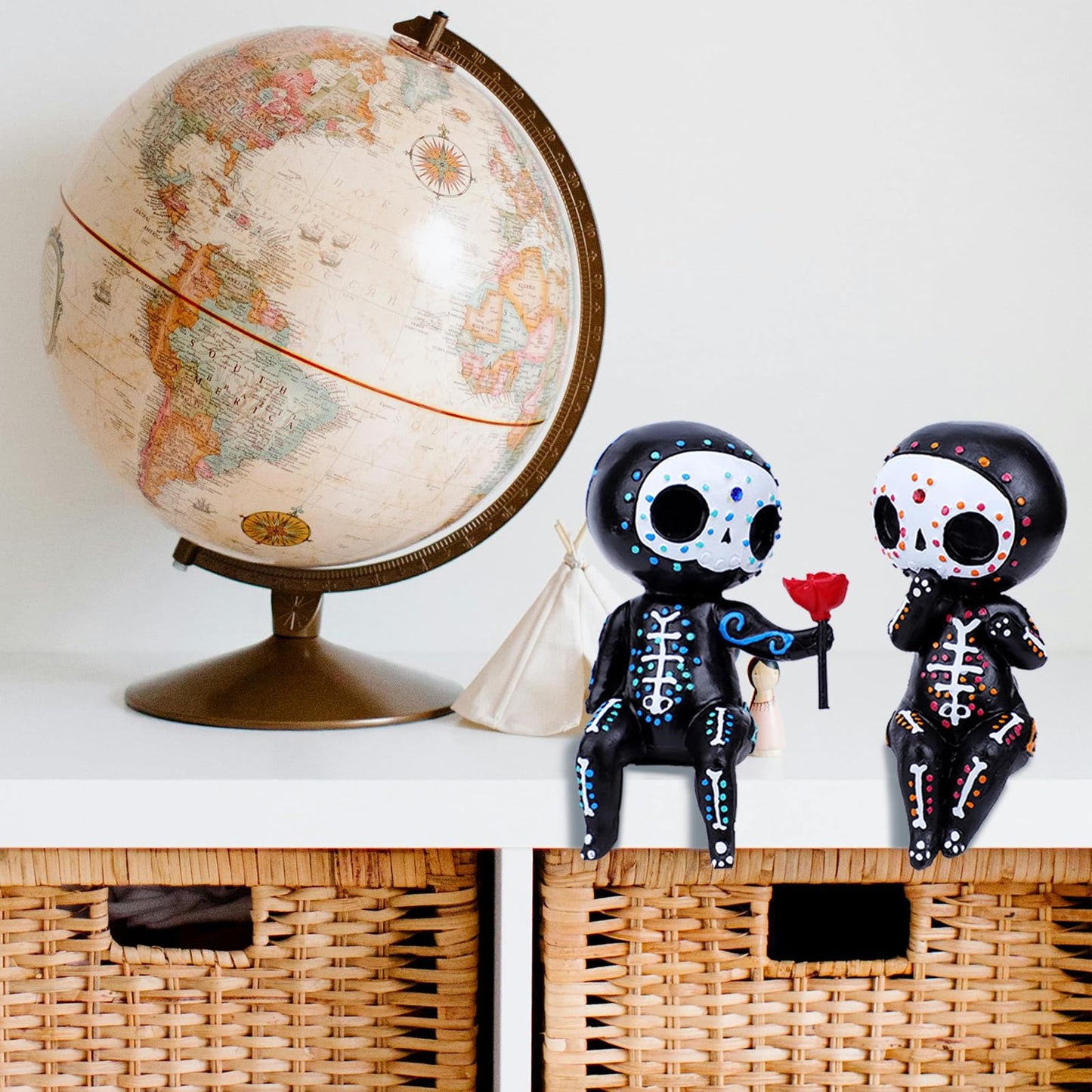 YOWOY Sugar Skull Couple Statue, Sugar Skull Figurine,Resin Crafts Sugar Skull Decor,Skull Head Skeleton Figurine Statue Display Hand Crafts,Home Decor Collectible Figurines (Couple)