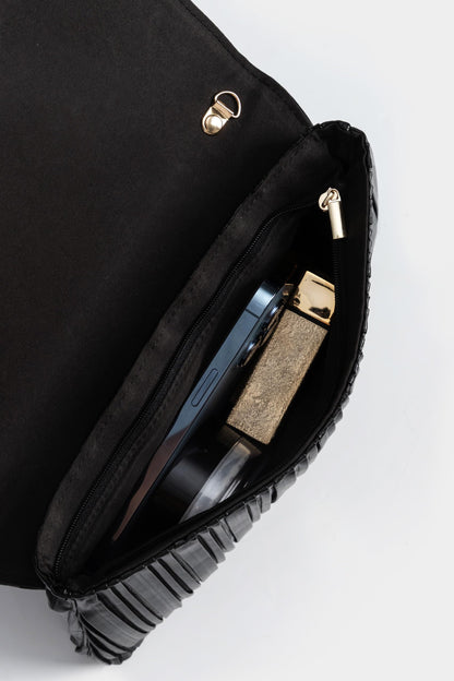 BABEYOND Clutch Purses for Women - Evening Bag Pleated Flap Clutch for Formal Party Cocktail Prom Wedding Handbags (Black)
