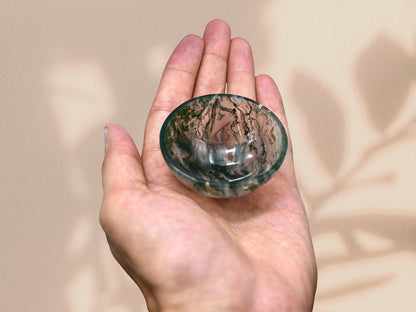 Moss Agate Crystal Bowl - 2 Inch Decorative Bowls for Room and Home Decor - Gemstone Healing Crystals for Elegant Display, Positive Energy Balance and Gift