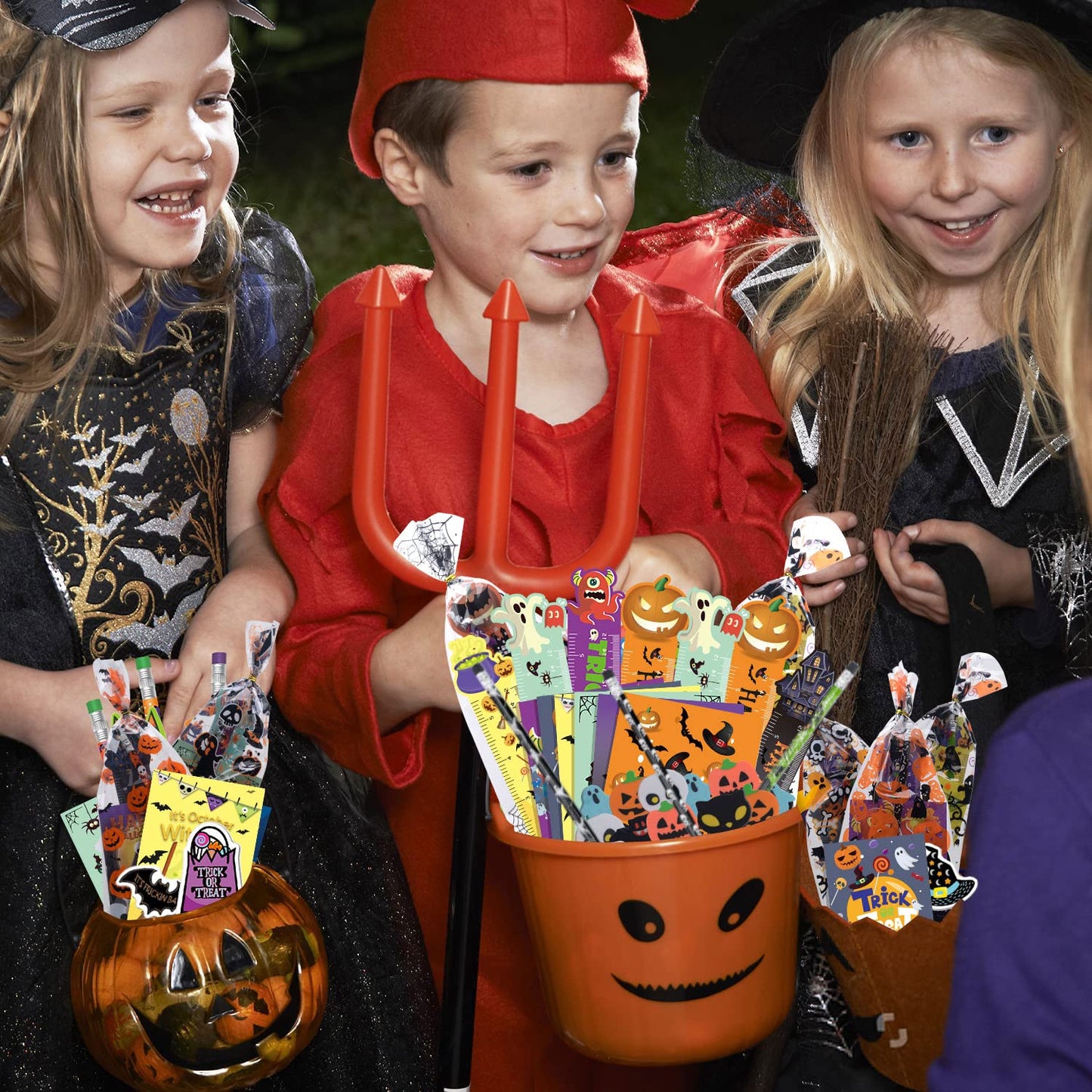 WOONOO 200PCS Halloween Party Favors for Kids Stationery Set, 30 PACK Assorted Halloween Goodie Bag Stuffers, Bulk Halloween Treats Bags for Trick or Treat Pencils Erasers Rulers