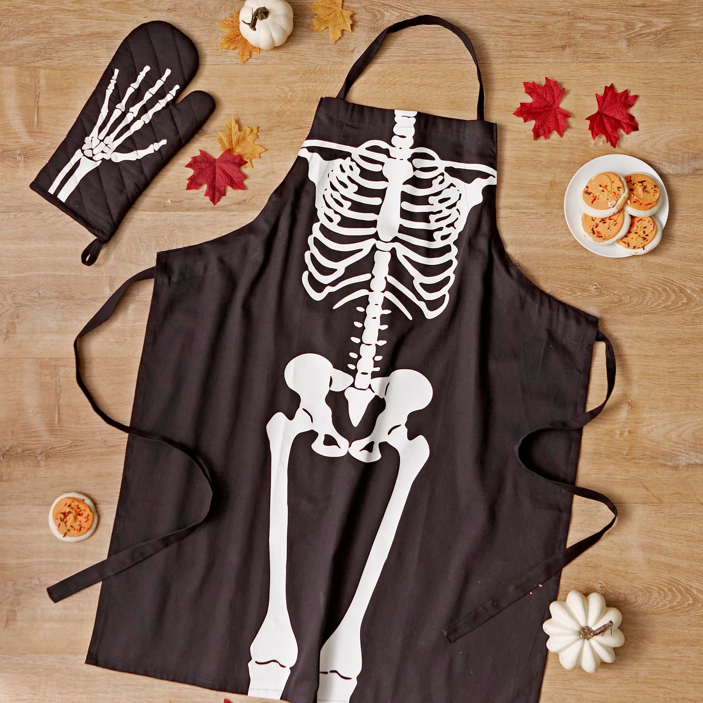 DII Halloween Cooking & Baking Collection Kitchen Accessories, Apron & Oven Mitt Set, Skeleton, 2 Piece
