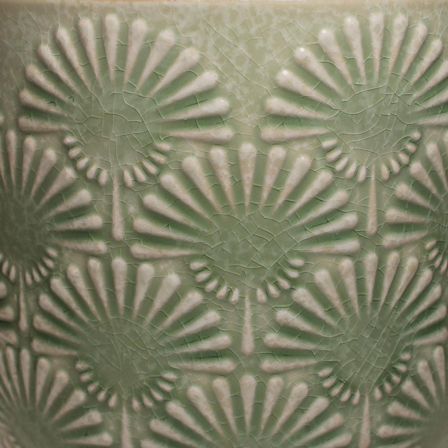 Xiaan Jiaju Boho Embossed Ceramic Flower Pot, 6.7 Inch Contemporary Pots for Indoor Plants, Scandinavian Decorative Glazed Planter with Fan Pattern, Mint Green
