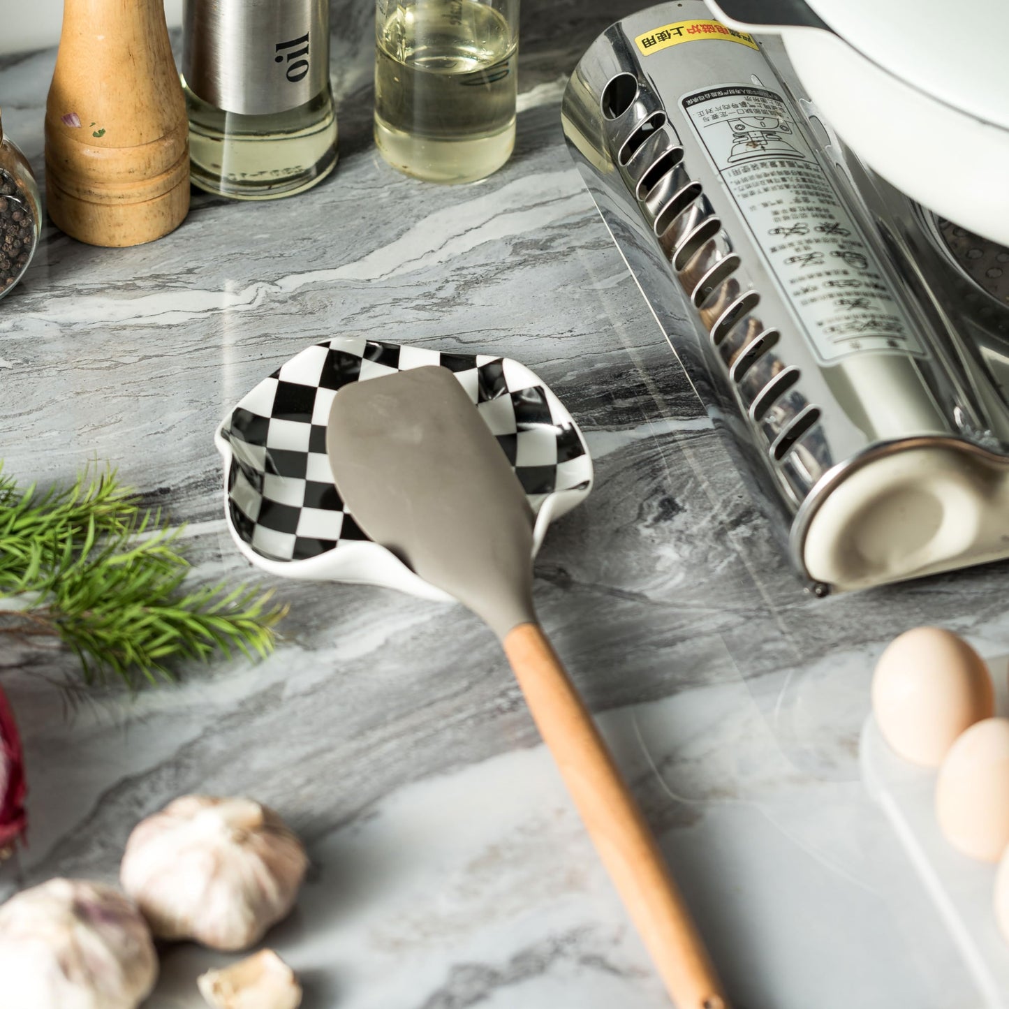Miamolo Spoon Rest for Stove Top, 5.3in Checkered Spoon Holder Utensil Rest, Ceramic Spoon Rests for Coffee Bar, Kitchen Gadget Cooking Gift for Housewarming - Heat Resistant & Dishwasher Safe