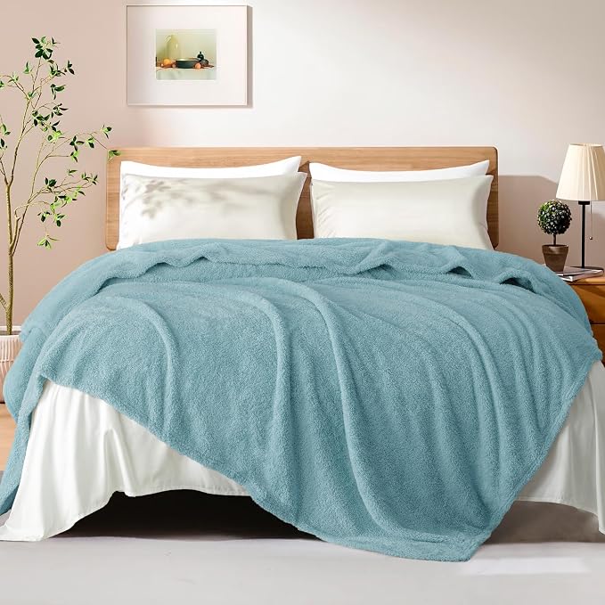 Exclusivo Mezcla Fleece Bed Blankets Queen Size, Ultra Soft, Lightweight and Fuzzy Stone Blue Blanket for Women, Home Decor, 90x90 Inches