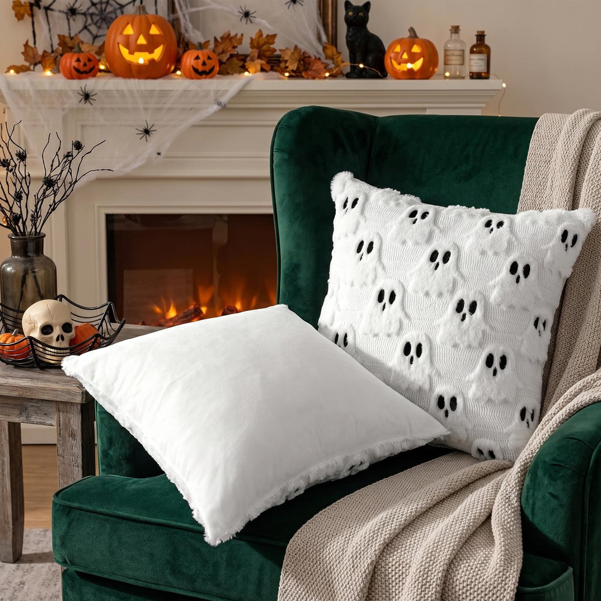 zmzdp 2PCS Halloween Pillow Covers, 18x18 inch White Ghost Throw Pillow Covers, Faux Fur Soft Couch Cushion Case, Fluffy Plush Accent Throw Pillow Case for Halloween Home Decor Indoor