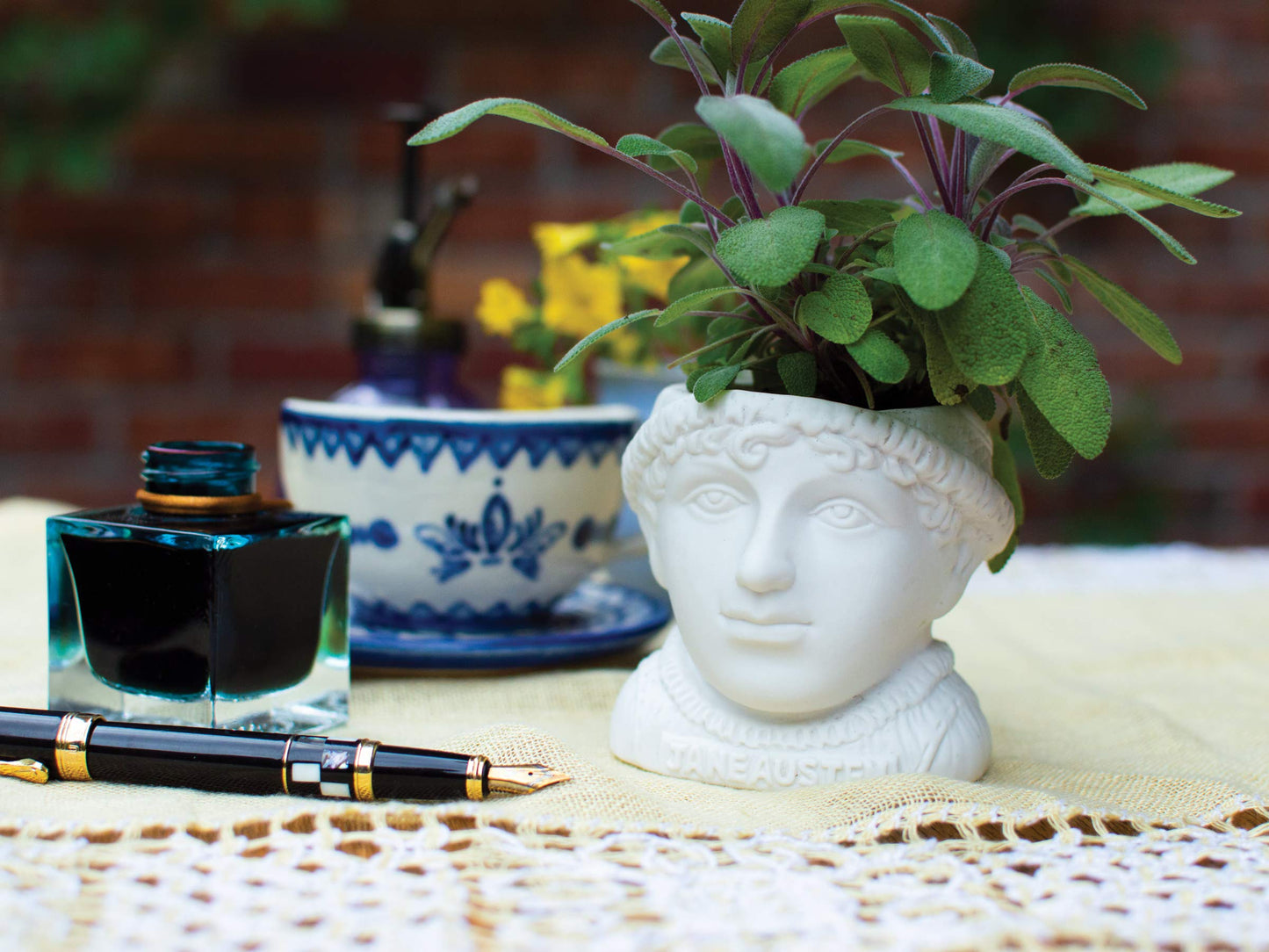 The Unemployed Philosophers Guild Jane Austen Bust Ceramic Planter