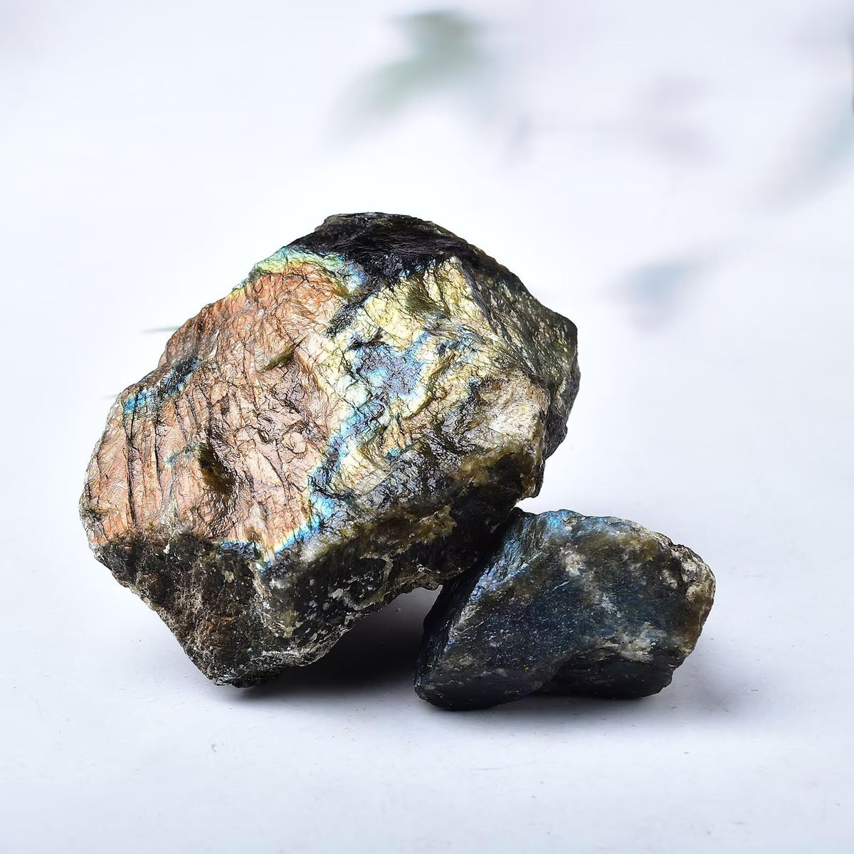 FZBHRO Raw Labradorite Stone Blue Rough Labradorite Rock Healing Crystal and Stone for Tumbling Meditation 0.4-0.6 Pound