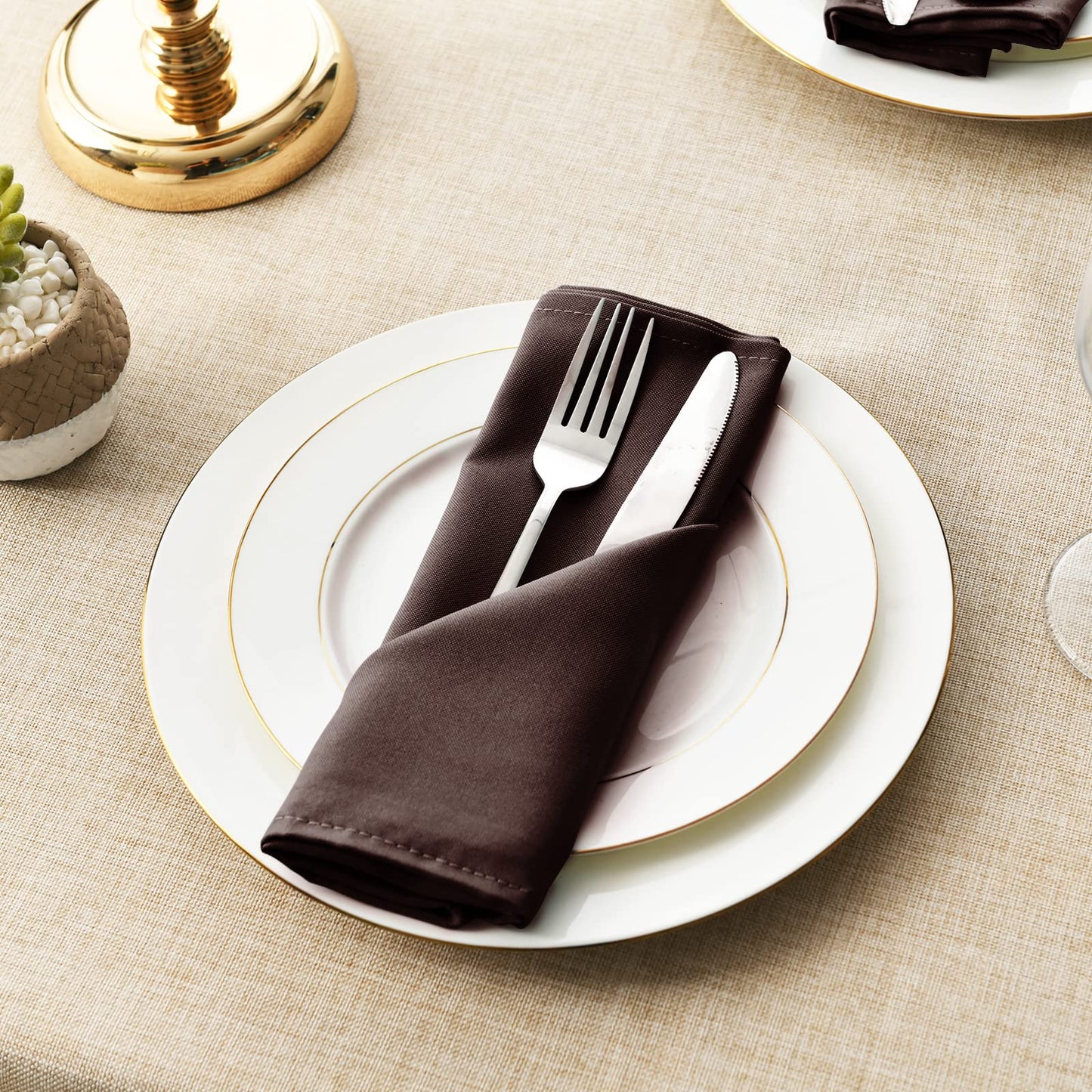 Hiasan Cloth Napkins Set of 6, 18 x 18 Inch, Washable Chocolate Dinner Napkins with Hemmed Edges for Restaurant, Wedding and Holiday