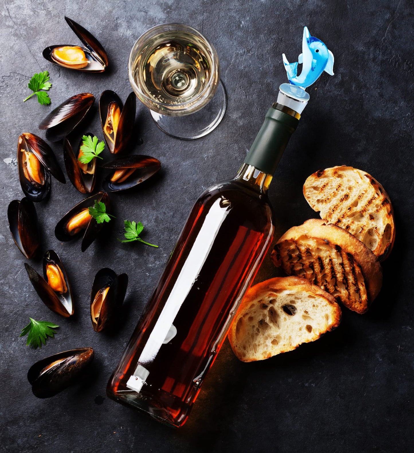 Cheers Dolphin Glass Wine Stopper – Elegant Vacuum Seal Reusable Nautical Ocean Life Wine Bottle Stopper – Airtight Leak Proof Bottle Topper Cork Plug, Cute Home Decor & Bar Tool Accessory Gift