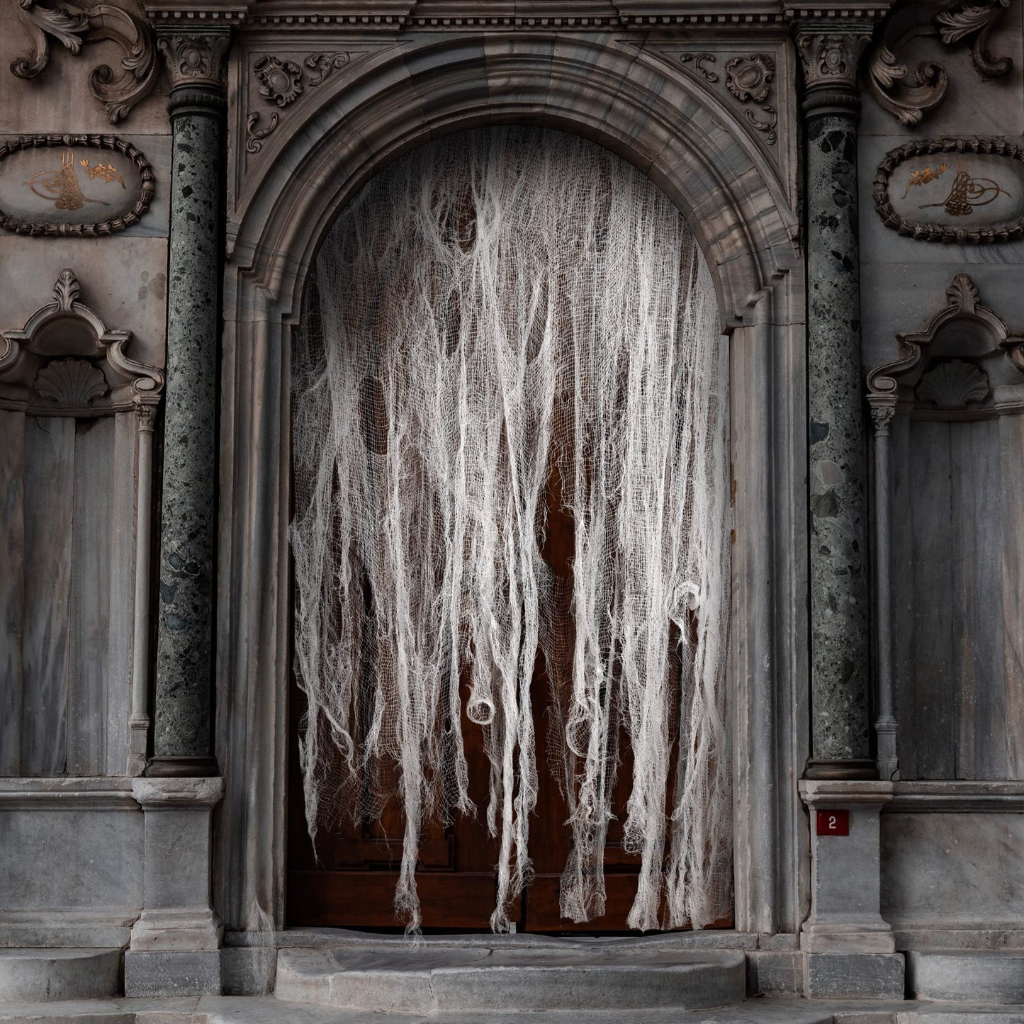 Watayo 500 x 39 Inch Large Size Halloween Spooky Cheese Cloth, Halloween White Scary Creepy Cloth, Windows Doorways Cover Gauze for Halloweens Haunted House Party Decor