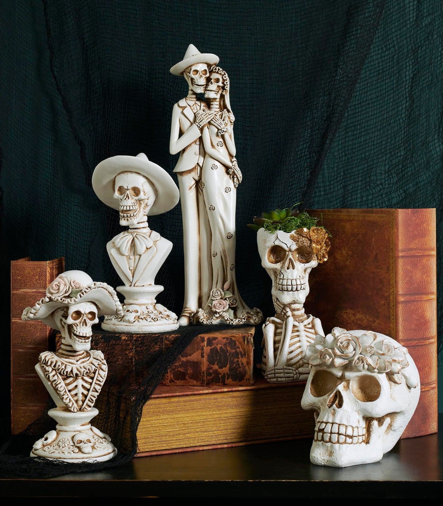 Primitives by Kathy Halloween Seasonal Home Decor Accessory Skeleton Couple Figurine - Halloween Resin Decorative Item