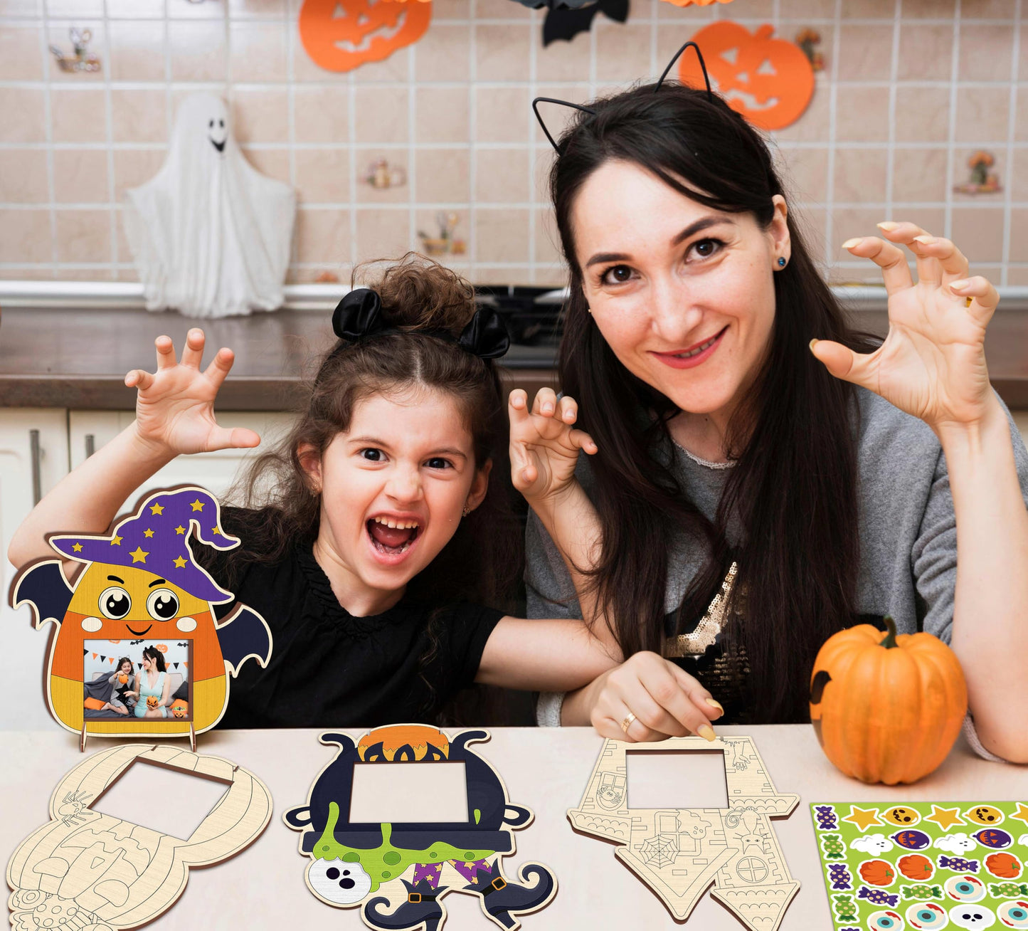 Moon Boat 18PCS Halloween Crafts for Kids Picture Frame Kit DIY Wooden Crafts Painting Your Own Hallowmas Activities Party Supplies