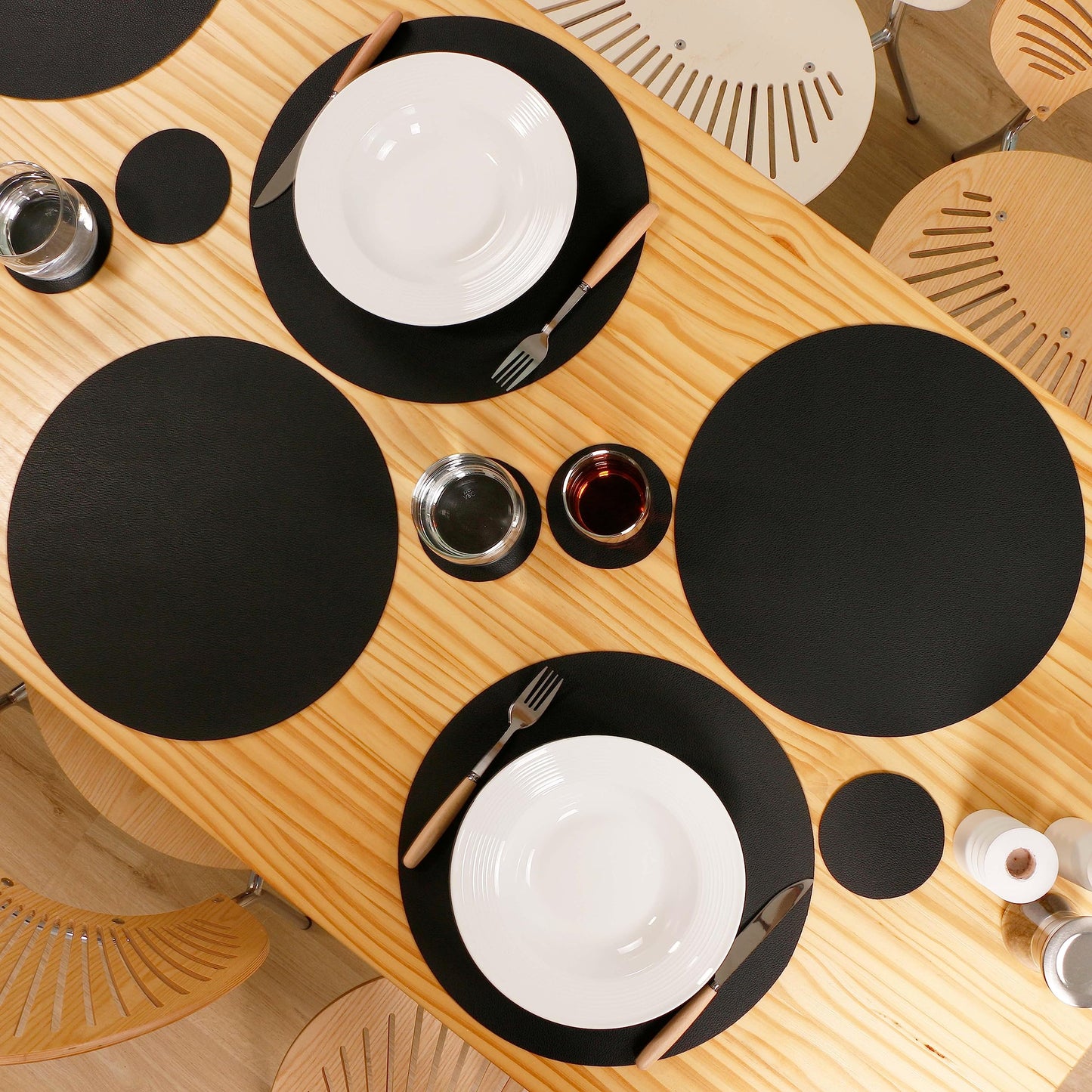 Wipeable Placemats and Coasters Leather Table Mats Waterproof Heat-Resistant Easy to Clean for Dining Table Set Kitchen Table Set of 6, Black