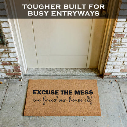 MAINEVENT Excuse the Mess We Freed Our House Elf Door Mat 30x17 Inch, Welcome Mat Outdoor Funny, Nerdy Doormat Outside Funny, Geeky Welcome Mat for Front Door and Covered Outdoor Spaces