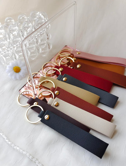 Aukousn,100 Pack Blank Leather Keychain Engraving Blanks Key Chain with Key Rings for DIY Craft 10 Colors