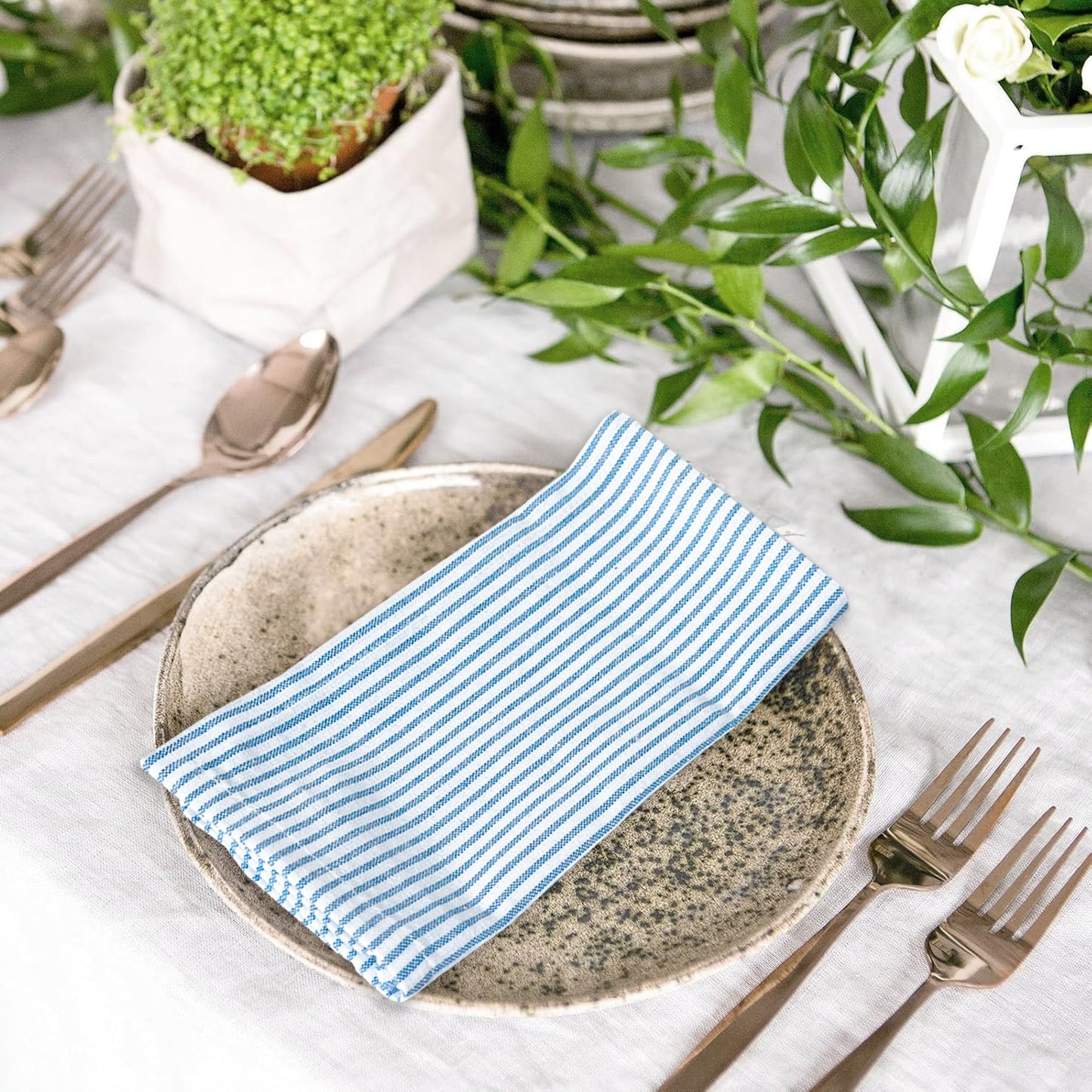 CHARDIN HOME Sky Blue & White Pinstripe Napkin, 18x18 in, Set of 6 Everyday Cloth Napkins, Recycled Cotton, Also Perfect for Holidays, Dinner Parties, Birthdays, Weddings, Hotels